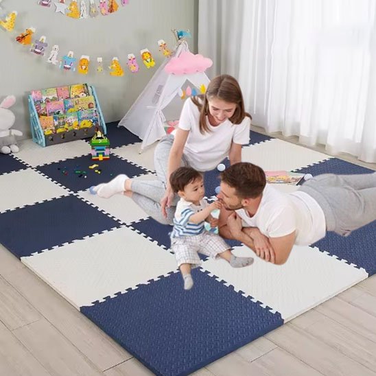 tapis d'éveil  maman et papa s amuse avec bébé